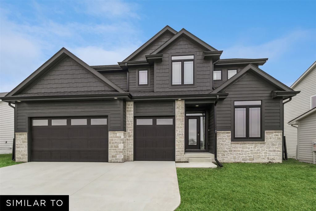 4660 177th Street, Urbandale, IA 50323