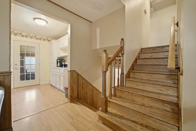 8695 Clark Place, Crown Point, IN 46307