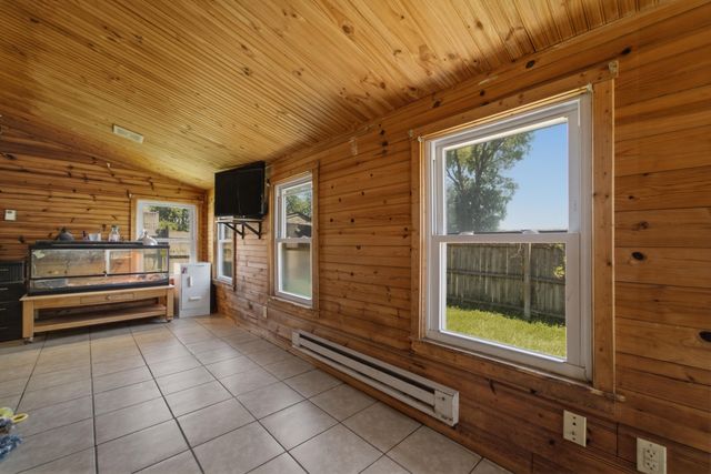 8695 Clark Place, Crown Point, IN 46307