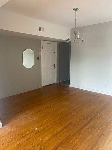 5219 W Madison Street 2E, Chicago, IL 60644