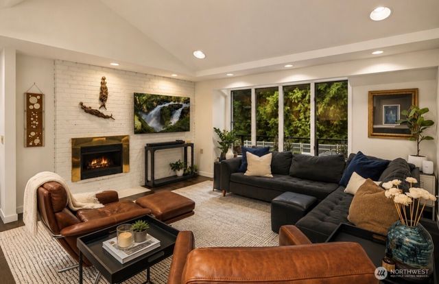 3212 211th Avenue NE, Sammamish, WA 98074