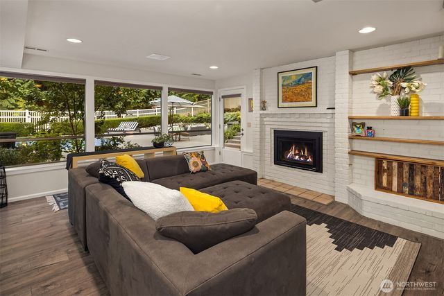 3212 211th Avenue NE, Sammamish, WA 98074