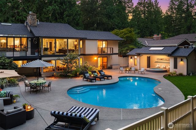 3212 211th Avenue NE, Sammamish, WA 98074