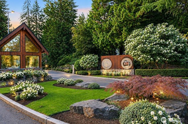 3212 211th Avenue NE, Sammamish, WA 98074