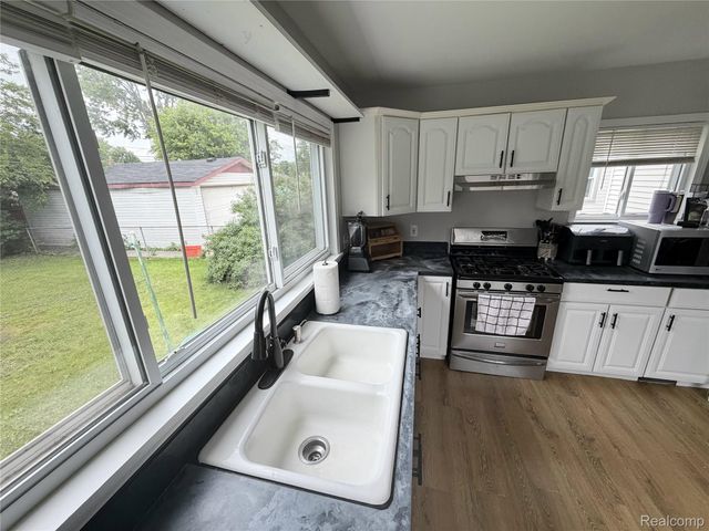 24830 Hickory Street, Dearborn, MI 48124