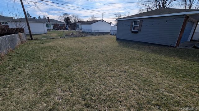 28640 Bradner Drive, Warren, MI 48088