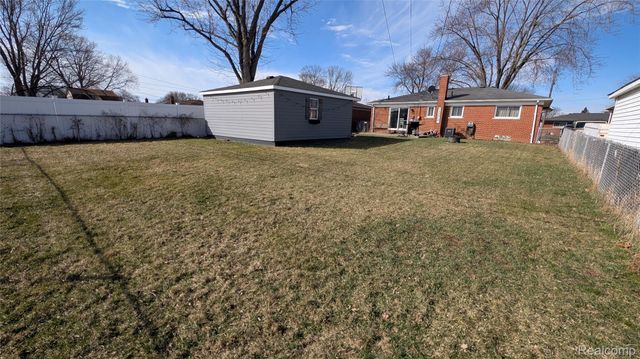 28640 Bradner Drive, Warren, MI 48088