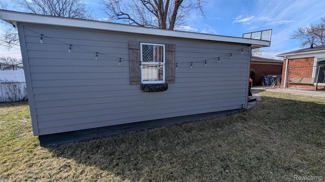 28640 Bradner Drive, Warren, MI 48088