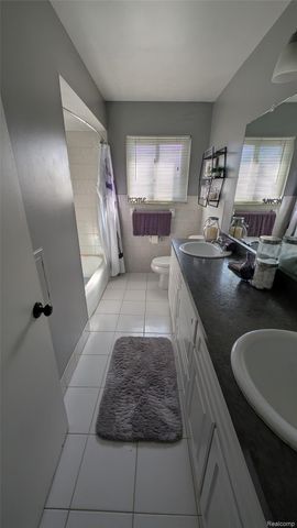 28640 Bradner Drive, Warren, MI 48088