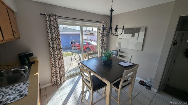 28640 Bradner Drive, Warren, MI 48088