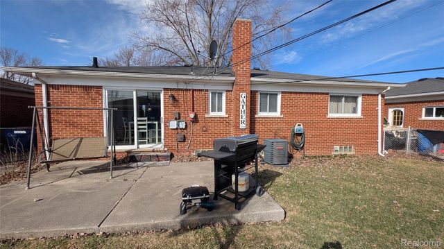 28640 Bradner Drive, Warren, MI 48088