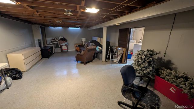 28640 Bradner Drive, Warren, MI 48088