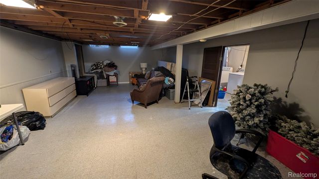 28640 Bradner Drive, Warren, MI 48088