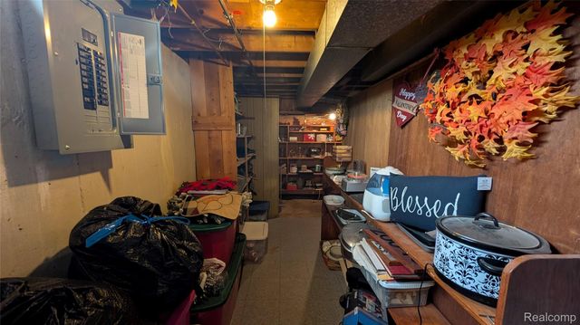28640 Bradner Drive, Warren, MI 48088