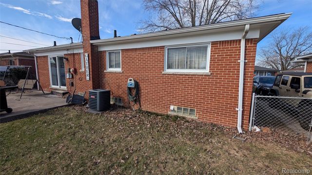 28640 Bradner Drive, Warren, MI 48088