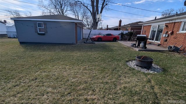 28640 Bradner Drive, Warren, MI 48088