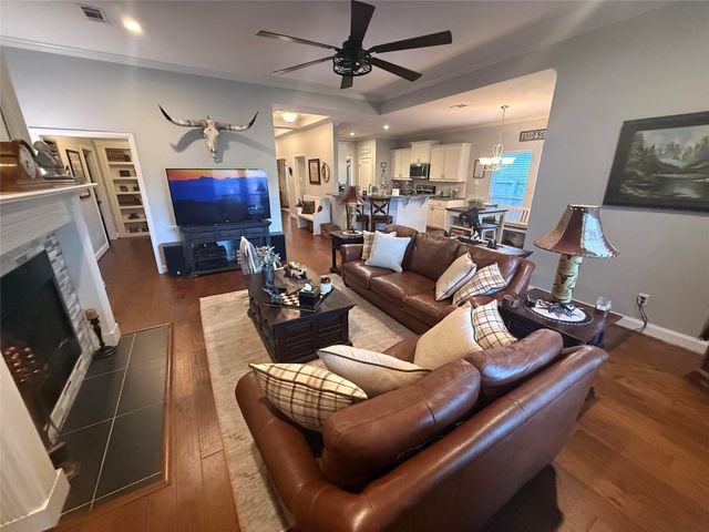 4803 Calmont Avenue, Fort Worth, TX 76107