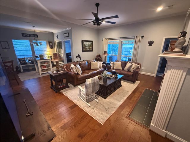 4803 Calmont Avenue, Fort Worth, TX 76107