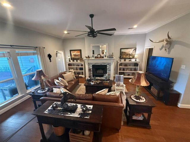 4803 Calmont Avenue, Fort Worth, TX 76107