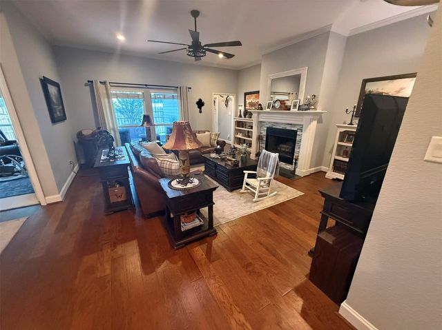 4803 Calmont Avenue, Fort Worth, TX 76107