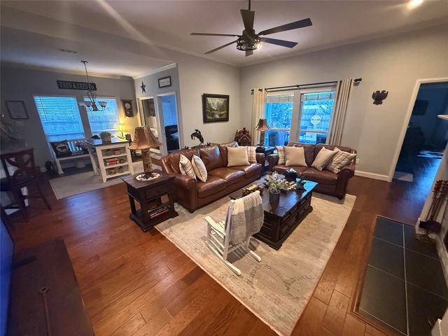 4803 Calmont Avenue, Fort Worth, TX 76107