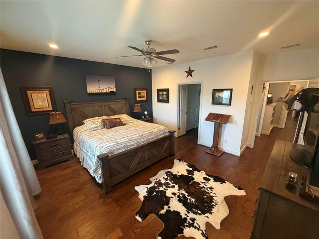 4803 Calmont Avenue, Fort Worth, TX 76107