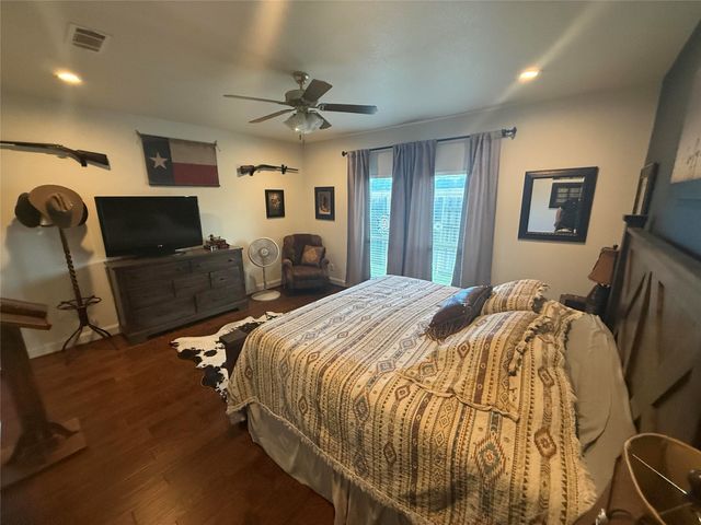 4803 Calmont Avenue, Fort Worth, TX 76107