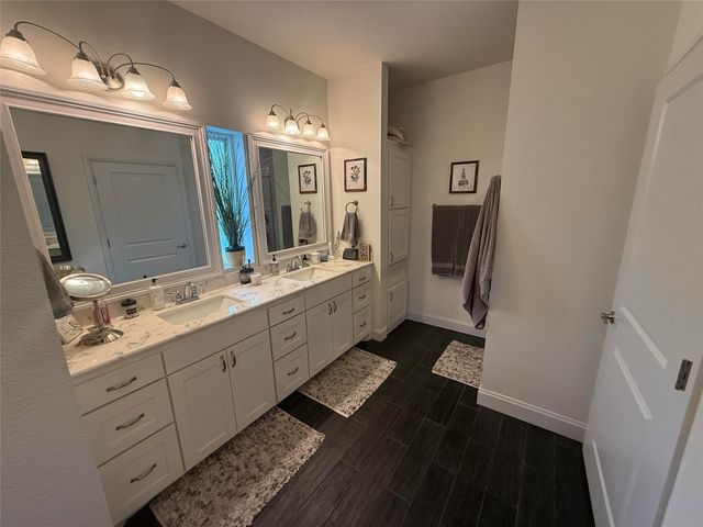4803 Calmont Avenue, Fort Worth, TX 76107