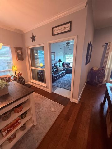 4803 Calmont Avenue, Fort Worth, TX 76107