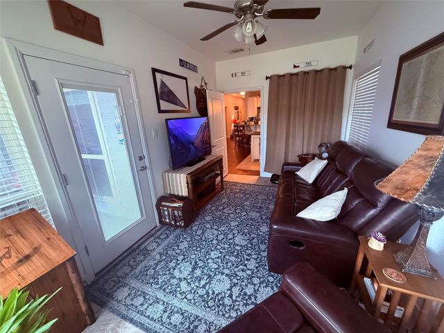 4803 Calmont Avenue, Fort Worth, TX 76107