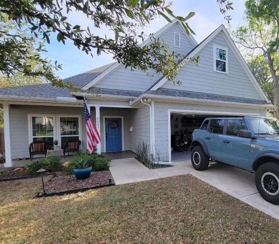 4803 Calmont Avenue, Fort Worth, TX 76107
