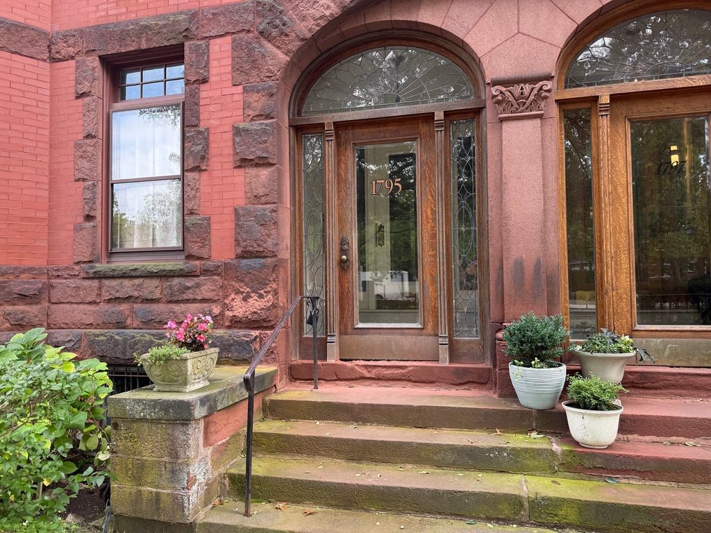 1795 Beacon Street 1A, Brookline, MA 02445