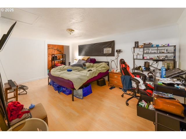 2324 DUBENS Ln, Springfield, OR 97477