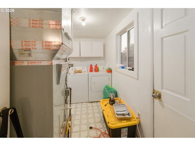 2324 DUBENS Ln, Springfield, OR 97477