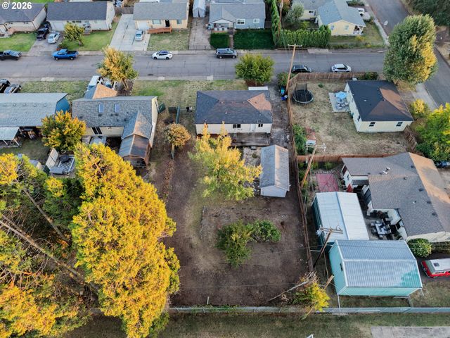 2324 DUBENS Ln, Springfield, OR 97477