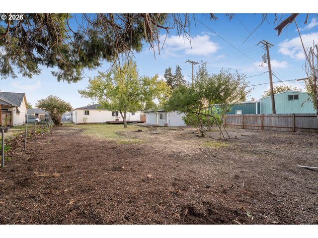 2324 DUBENS Ln, Springfield, OR 97477