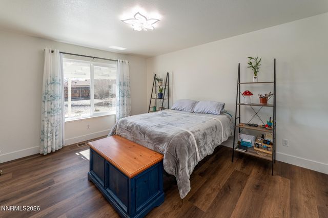 1430 Talon Drive, Sparks, NV 89441