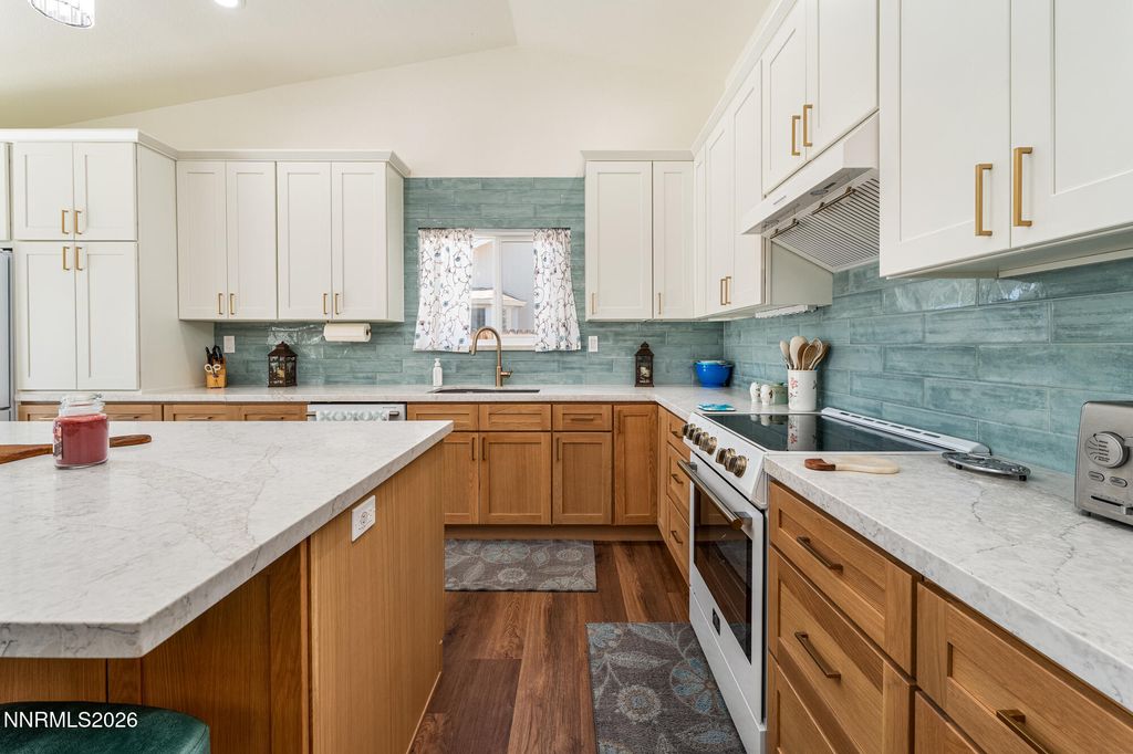 Image 13 of property listing at 1430 Talon Drive, Sparks, NV 89441