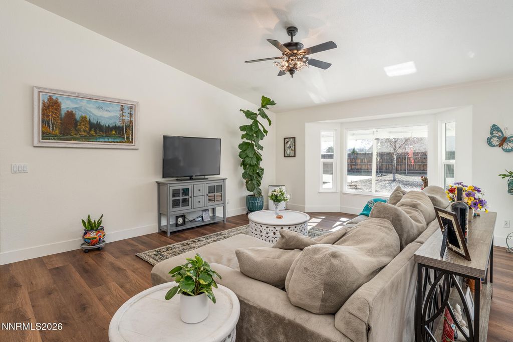 Image 6 of property listing at 1430 Talon Drive, Sparks, NV 89441