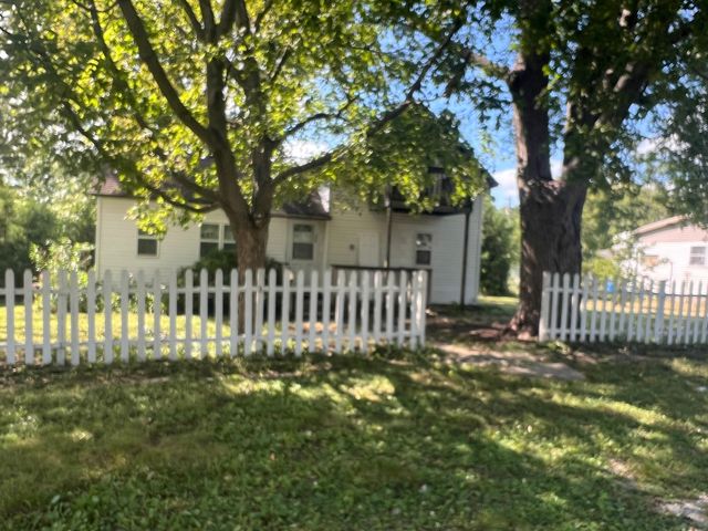 208 S Elm Street, Loda, IL 60948