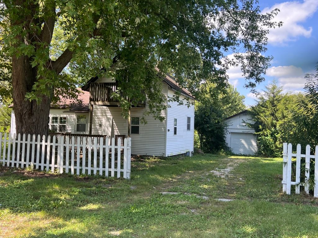 208 S Elm Street, Loda, IL 60948