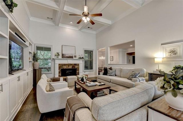 2824 Pleasant Oak Drive, Buford, GA 30519