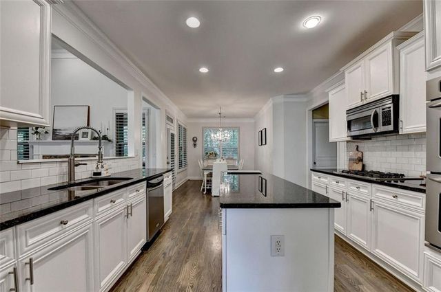 2824 Pleasant Oak Drive, Buford, GA 30519