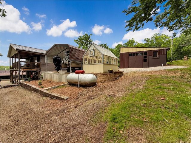 28251 Shore Road, Warsaw, MO 65355