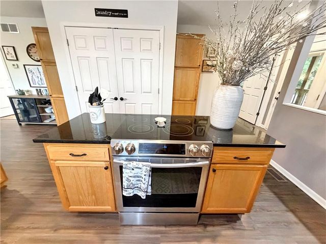28251 Shore Road, Warsaw, MO 65355