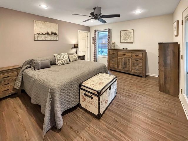 28251 Shore Road, Warsaw, MO 65355