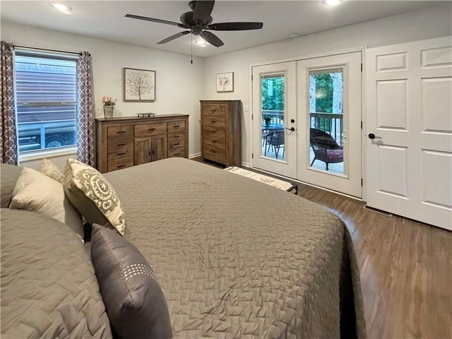 28251 Shore Road, Warsaw, MO 65355