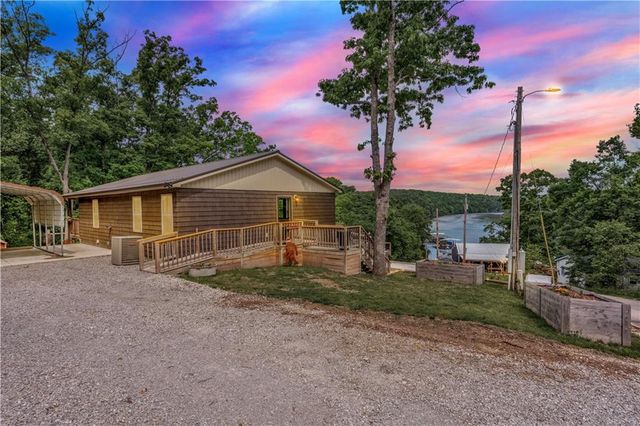 28251 Shore Road, Warsaw, MO 65355