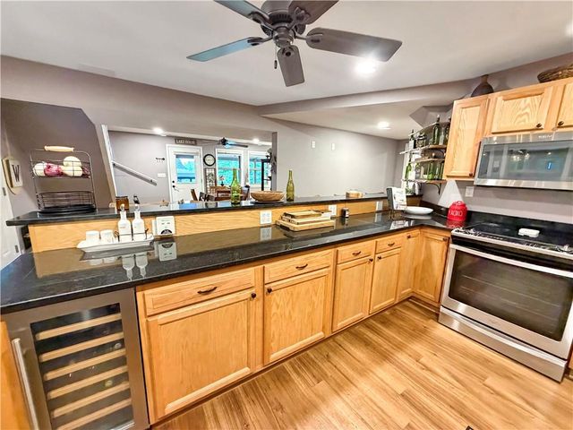 28251 Shore Road, Warsaw, MO 65355