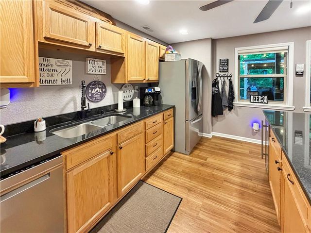 28251 Shore Road, Warsaw, MO 65355